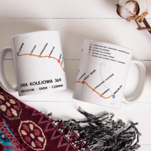 Linia kolejowa 369, Linia kolejowa nr 369 Linia 369, linia kolejowa 369, linia kolejowa 369 Mieszków - Śrem - Czempiń, Kubek 330ml z linią kolejową nr 369, kubek linia 369, kubek linia 369 Mieszków - Czempiń, Śrem, Rozkład PKP, Pociąg, Pociąg towarowy, Pociąg osobowy, schemat linii kolejowej na kubku, gadżet PKP, schemat linii kolejowej na kubku, kolejowy upominek, gadżet, kolejowy, kolejarski kubek kolekcjonerski, prezent dla kolejarza, upominek dla kolejarza, gadżet dla kolejarza, prezent dla mikola, upominek dla mikola, kubek dla maszynisty, linia kolejowa normalnotorowa, Parowóz, poznańska kolej metropolitarna