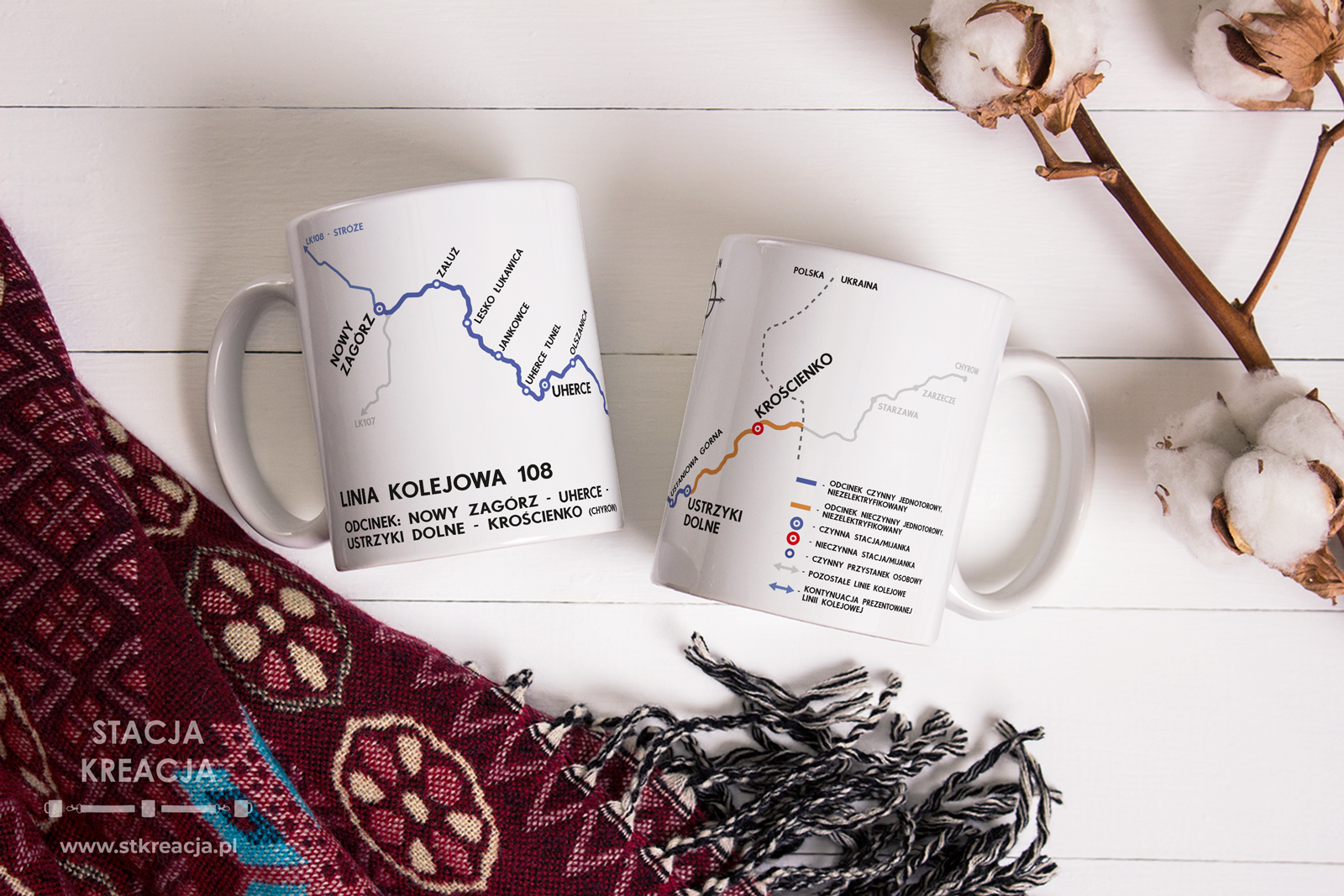 Linia kolejowa 108, Linia kolejowa nr 108 Linia 108, linia kolejowa 108 galicjanka, linia kolejowa 108 Stróże - Jasło - Sanok - Nowy Zagórz - Uherce - Krościenko - Chyrów, Kubek 330ml z linią kolejową nr 108, kubek linia 108, kubek linia 108 Sanok - Krościenko, Rozkład PKP, Pociąg, Pociąg towarowy, schemat linii kolejowej na kubku, gadżet PKP, schemat linii kolejowej na kubku, kolejowy upominek, gadżet, kolejowy, kolejarski kubek kolekcjonerski, prezent dla kolejarza, upominek dla kolejarza, gadżet dla kolejarza, prezent dla mikola, upominek dla mikola, gadżet dla mikola, kubek dla mikola, kubek dla kolejarza, kubek dla miłośnika kolei, prezent dla miłośnika kolei, upominek dla miłośnika kolei, prezent dla maszynisty, upominek dla maszynisty, kubek dla maszynisty, linia kolejowa normalnotorowa, koleje galicyjskie, galicjanka, kubek galicjanka